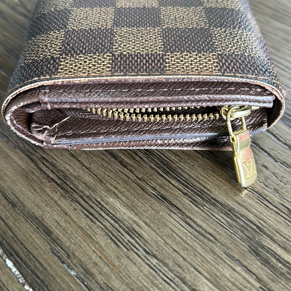 Louis Vuitton Damier Ebene Wallet - Picture 4 of 16